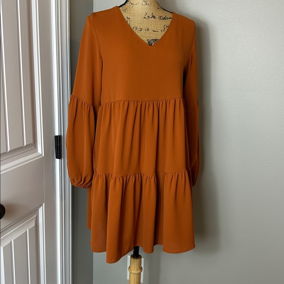 Boutine LA Rust Orange Tiered V-Neck Long Sleeve Dress - Picture 4 of 9